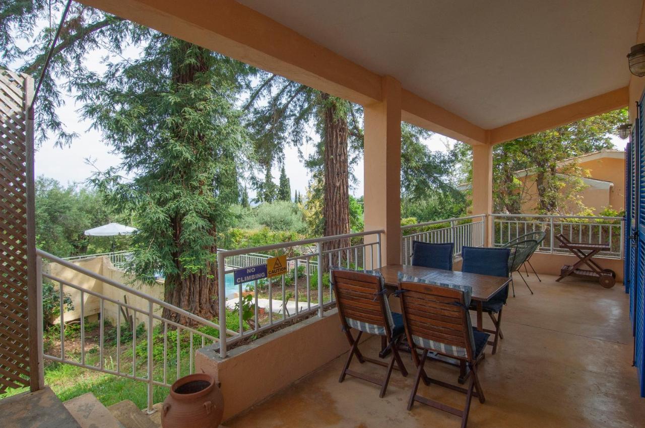 Villa Serena Ниссаки Экстерьер фото